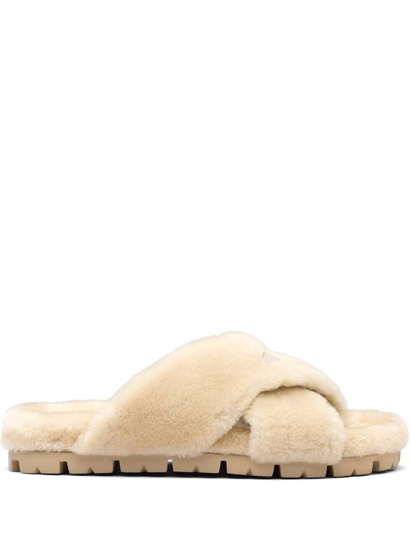 Prada shearling flat sandals - Neutrals von Prada