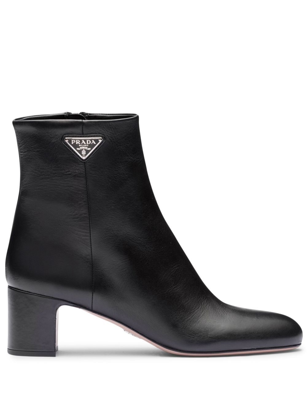 Prada logo-plaque leather ankle boots - Black von Prada