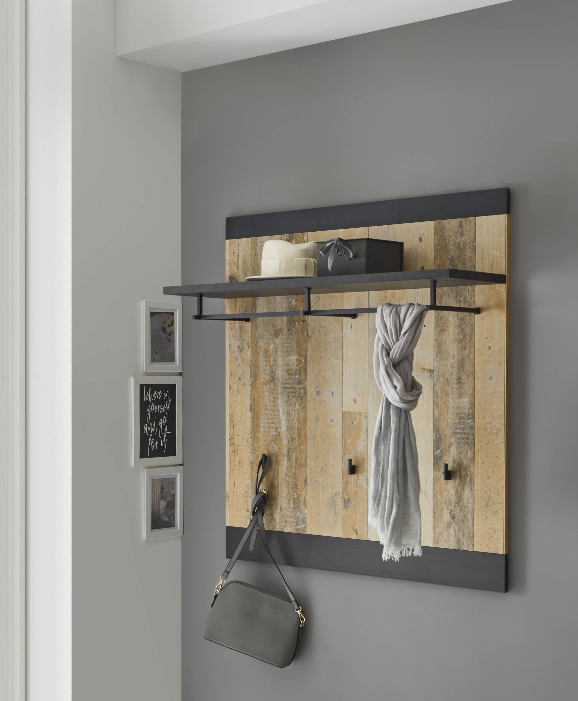 Home affaire Garderobenpaneel »SHERWOOD«, in modernem Holz Dekor, mit Beschlag aus Metall, Breite 92 cm Home affaire Garderobenpaneel »SHERWOOD«, in modernem Holz Dekor, mit Beschlag aus Metall, Breite 92 cm von home affaire