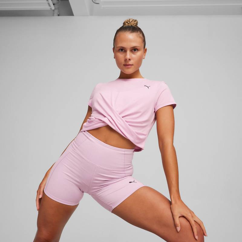 Yoga-Shirt Studio Yogini, getwistet von Puma