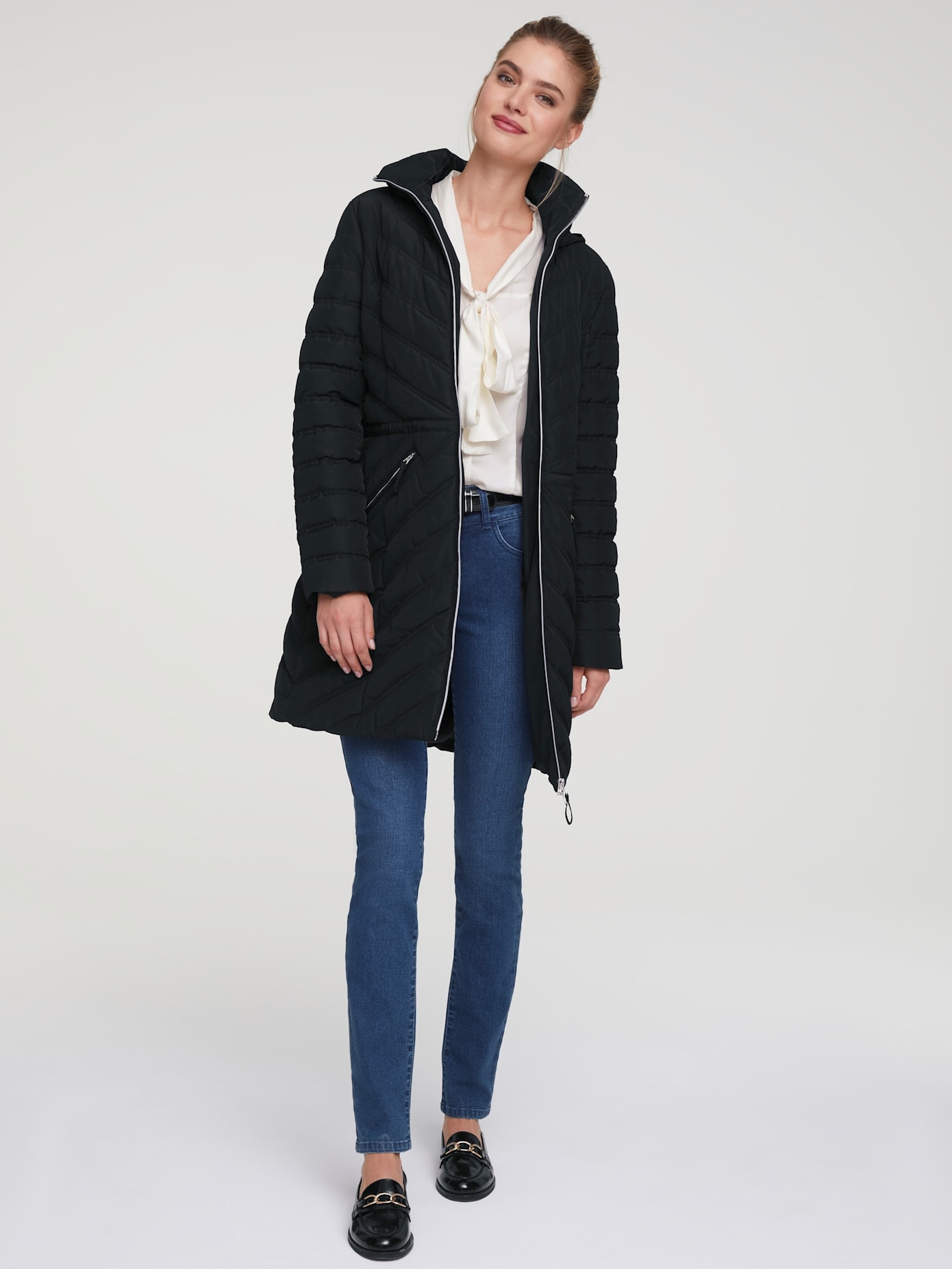 heine Steppjacke, mit Kapuze heine Steppjacke, mit Kapuze von heine