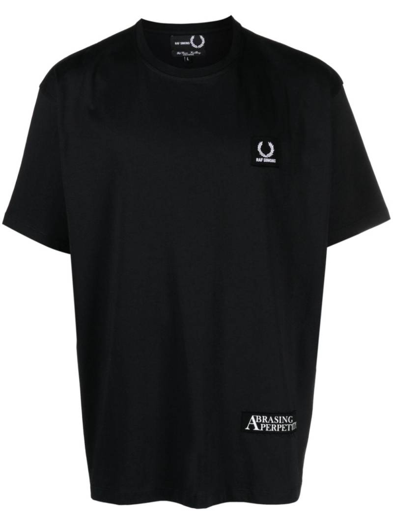 Raf Simons X Fred Perry slogan-print cotton T-shirt - Black von Raf Simons X Fred Perry