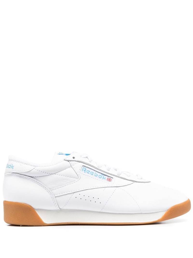 Reebok logo-patch lace-up sneakers - White von Reebok