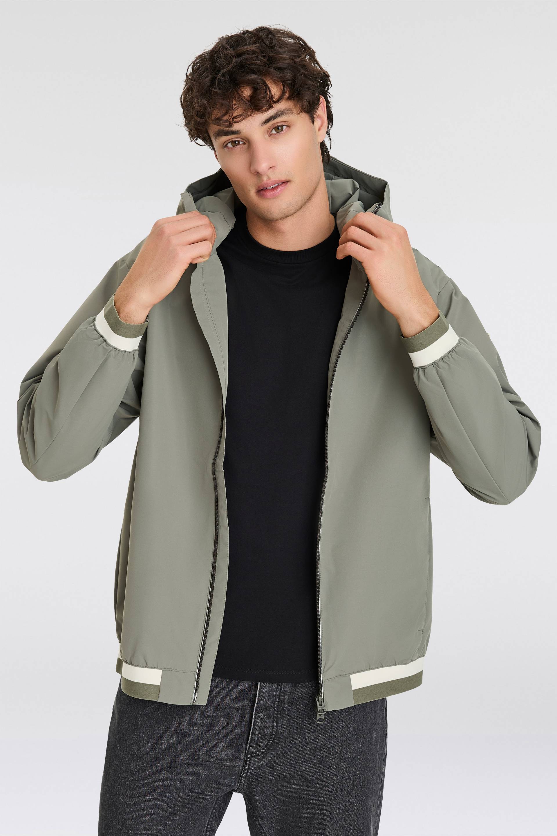 Replay Outdoorjacke, mit Kapuze, mit praktischer Kapuze Replay Outdoorjacke, mit Kapuze, mit praktischer Kapuze von Replay