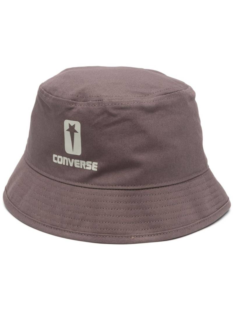 Converse x DRKSHDW logo-print bucket hat - Brown von Converse