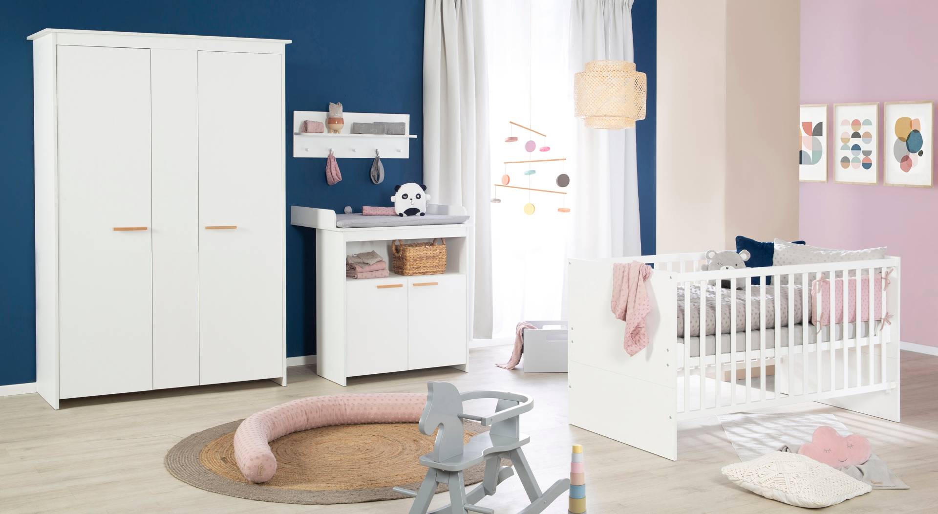 roba® Babyzimmer-Komplettset »roba Anton«, (Set, 3 St., bestehend aus Kombi-Kinderbett, Kleiderschrank und Wickelkommode) von Roba®