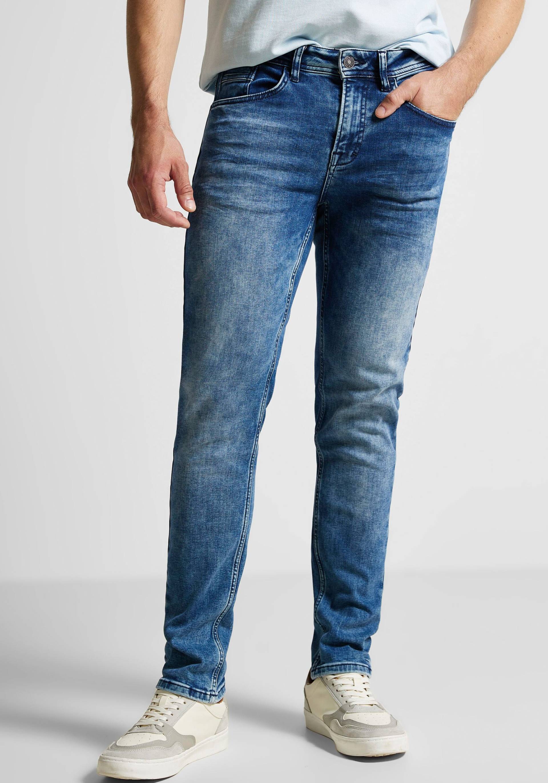 STREET ONE MEN Regular-fit-Jeans, mit cooler Used-Optik STREET ONE MEN Regular-fit-Jeans, mit cooler Used-Optik von STREET ONE MEN