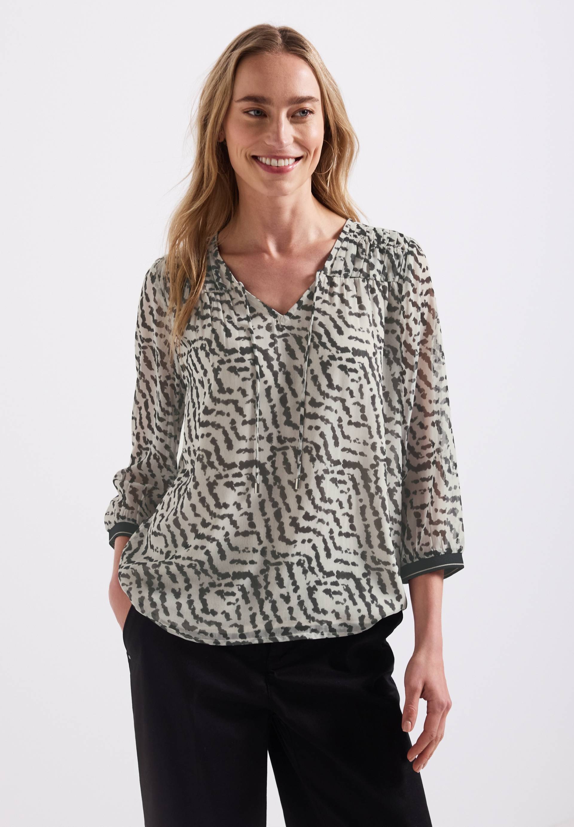 STREET ONE Chiffonbluse, mit All-Over Print von STREET ONE