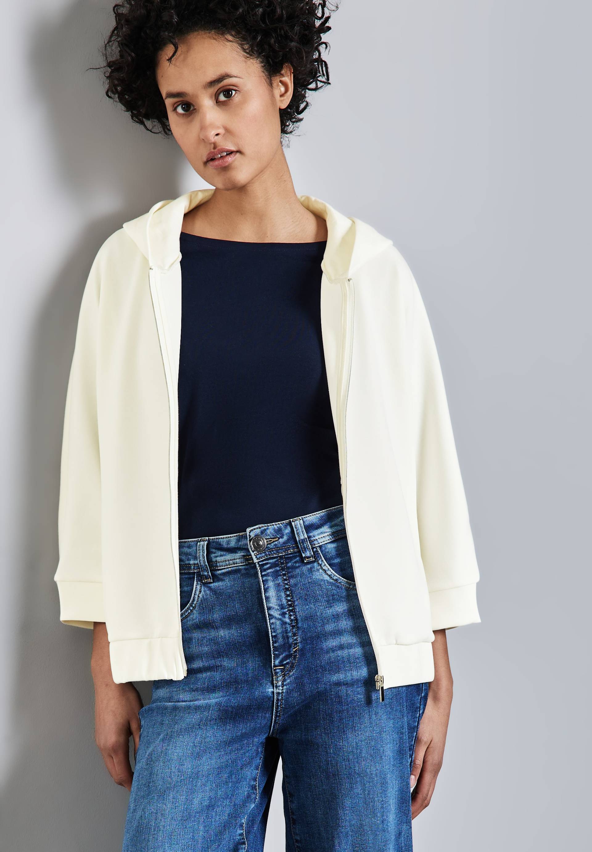 STREET ONE Hoodie, in Silk-Look STREET ONE Hoodie, in Silk-Look von STREET ONE