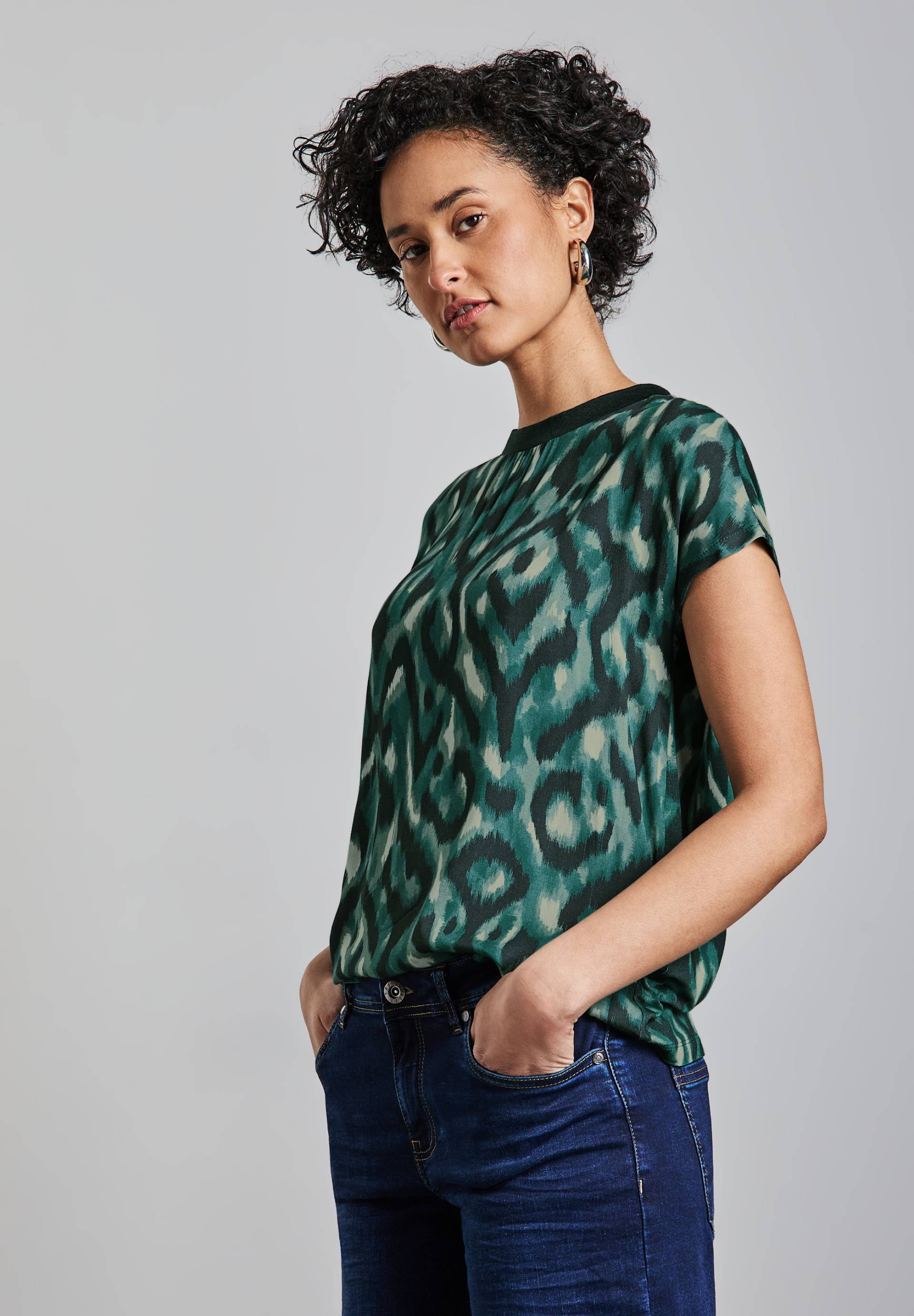 STREET ONE Kurzarmshirt, mit grafischem Muster von STREET ONE