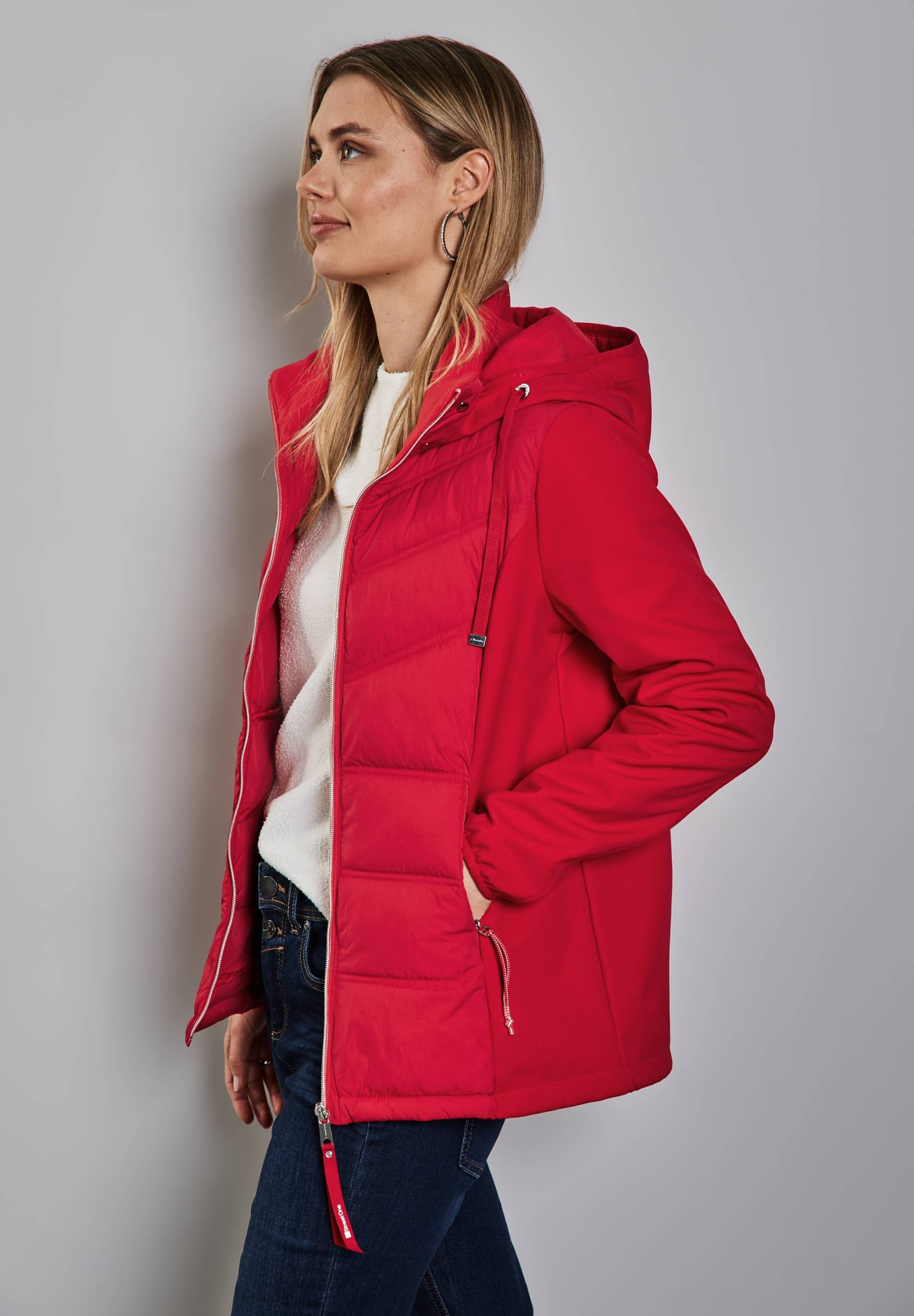 STREET ONE Softshelljacke, mit Kapuze, mit Kapuze und Tunnelzug STREET ONE Softshelljacke, mit Kapuze, mit Kapuze und Tunnelzug von STREET ONE