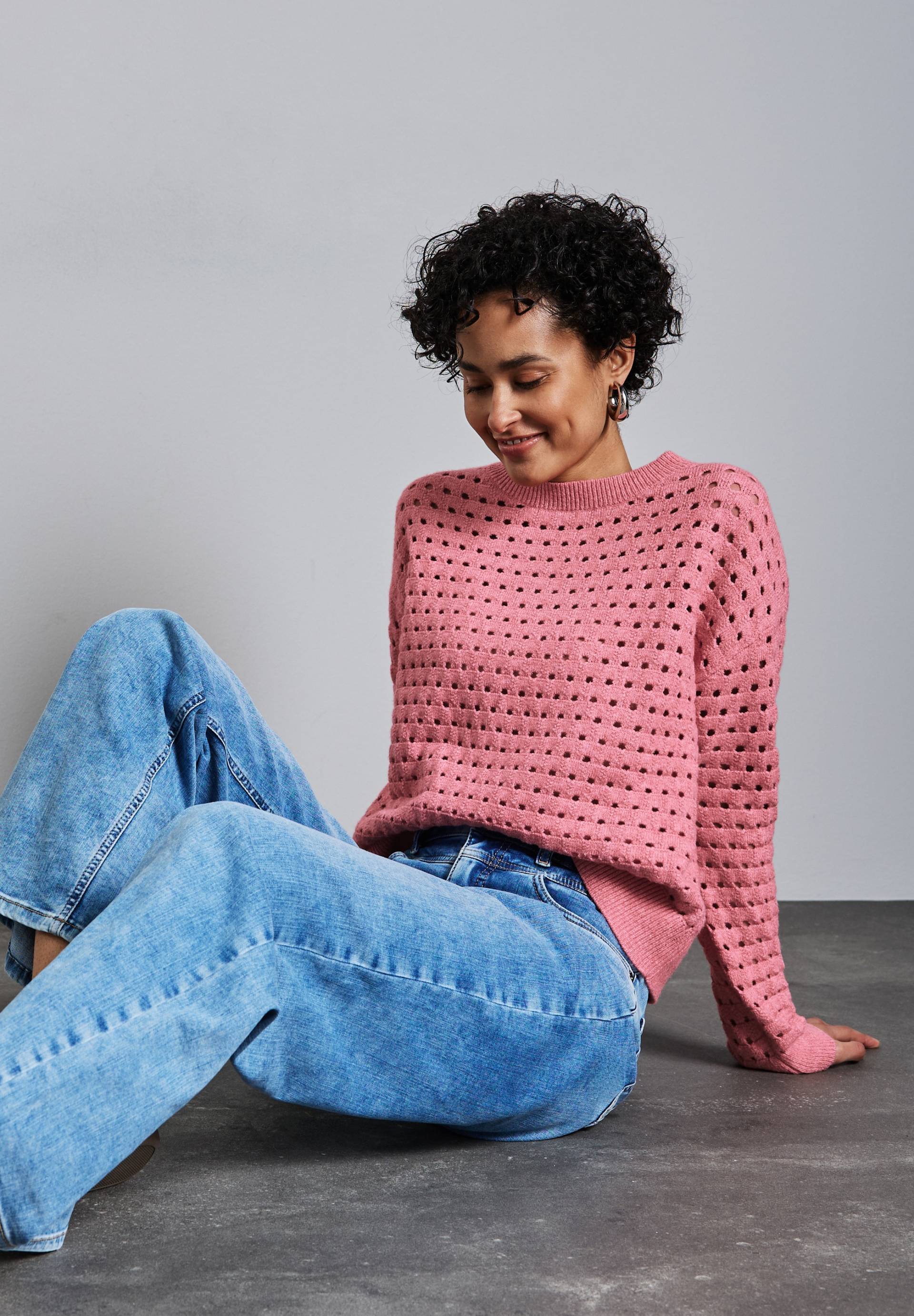 STREET ONE Strickpullover, mit Lochmuster STREET ONE Strickpullover, mit Lochmuster von STREET ONE