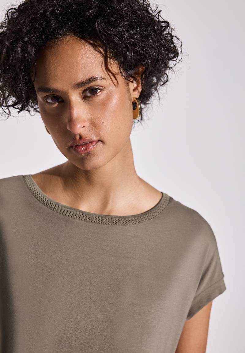 STREET ONE T-Shirt, mit Dekortape und elastischem Saum von STREET ONE