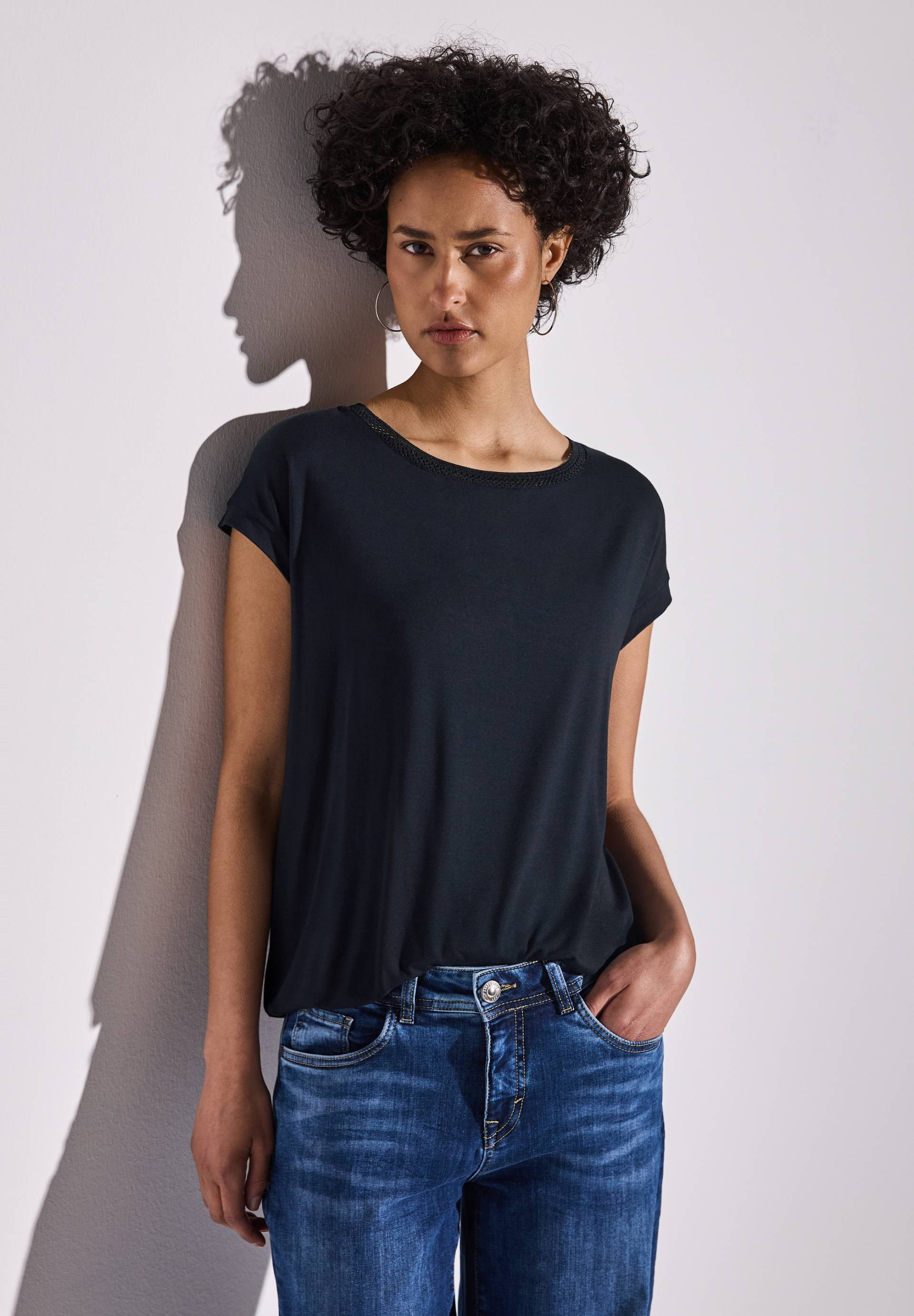 STREET ONE T-Shirt, mit Dekortape und elastischem Saum von STREET ONE