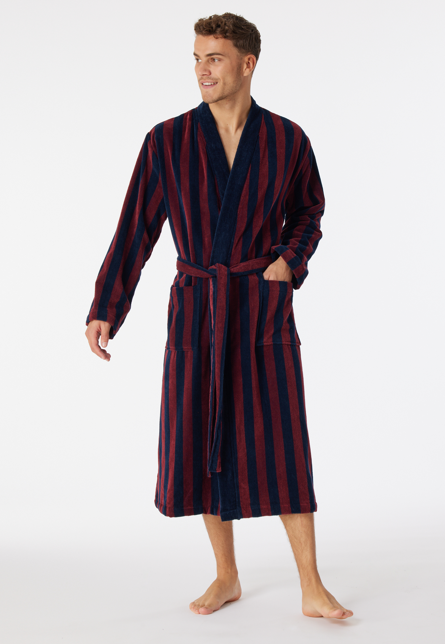 Bademantel Softvelours bordeaux gestreift - Essentials M Bademantel Softvelours bordeaux gestreift - Essentials M von Schiesser