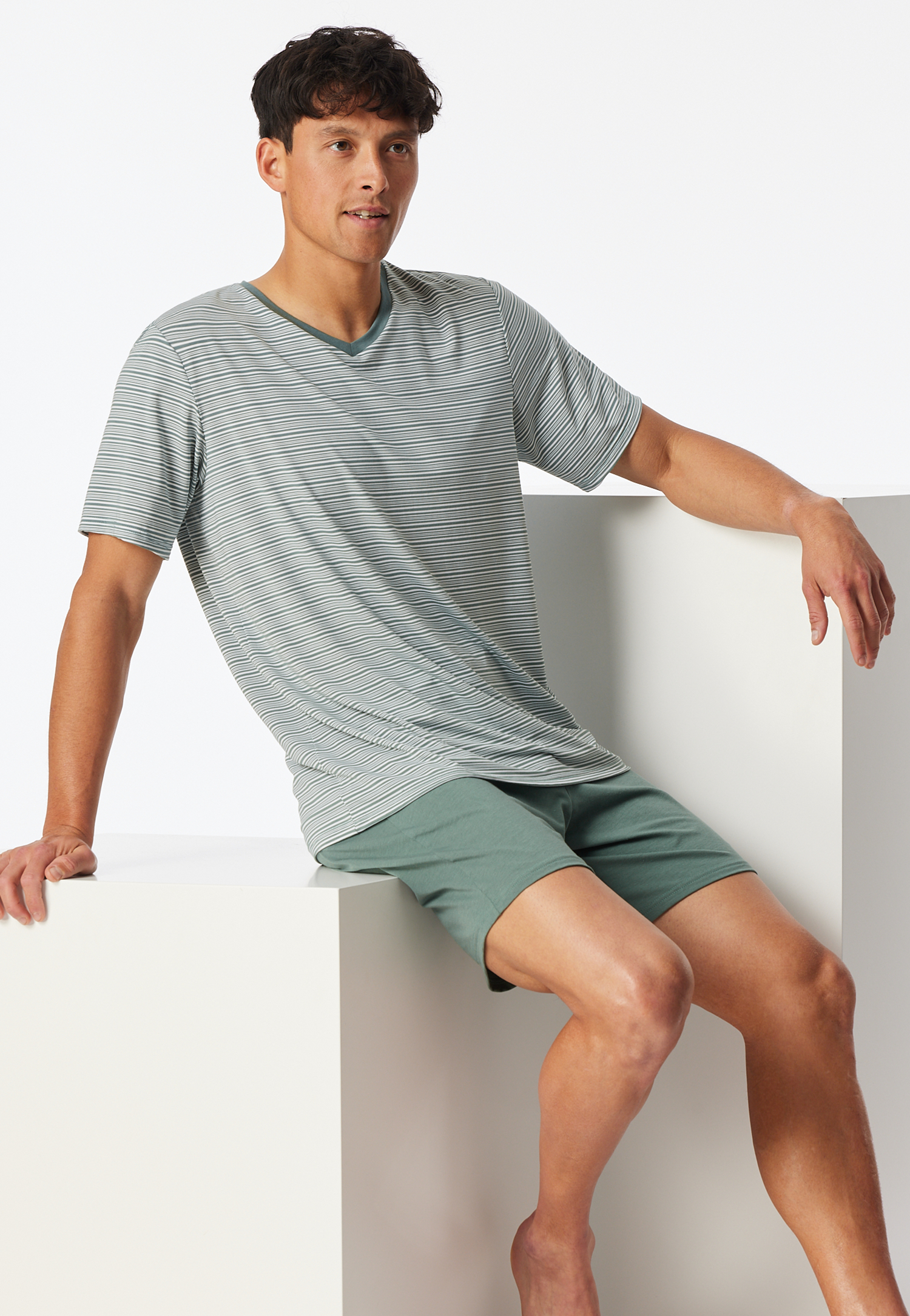 Schlafanzug kurz Ringel V-Ausschnitt khaki - Long Life Soft 56 Schlafanzug kurz Ringel V-Ausschnitt khaki - Long Life Soft 56 von Schiesser