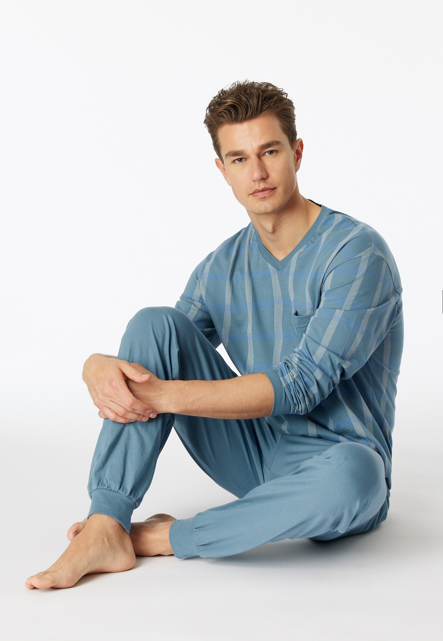 Schlafanzug lang Organic Cotton V-Ausschnitt Bündchen Brusttasche blaugrau kariert - Comfort Nightwear 102 von Schiesser