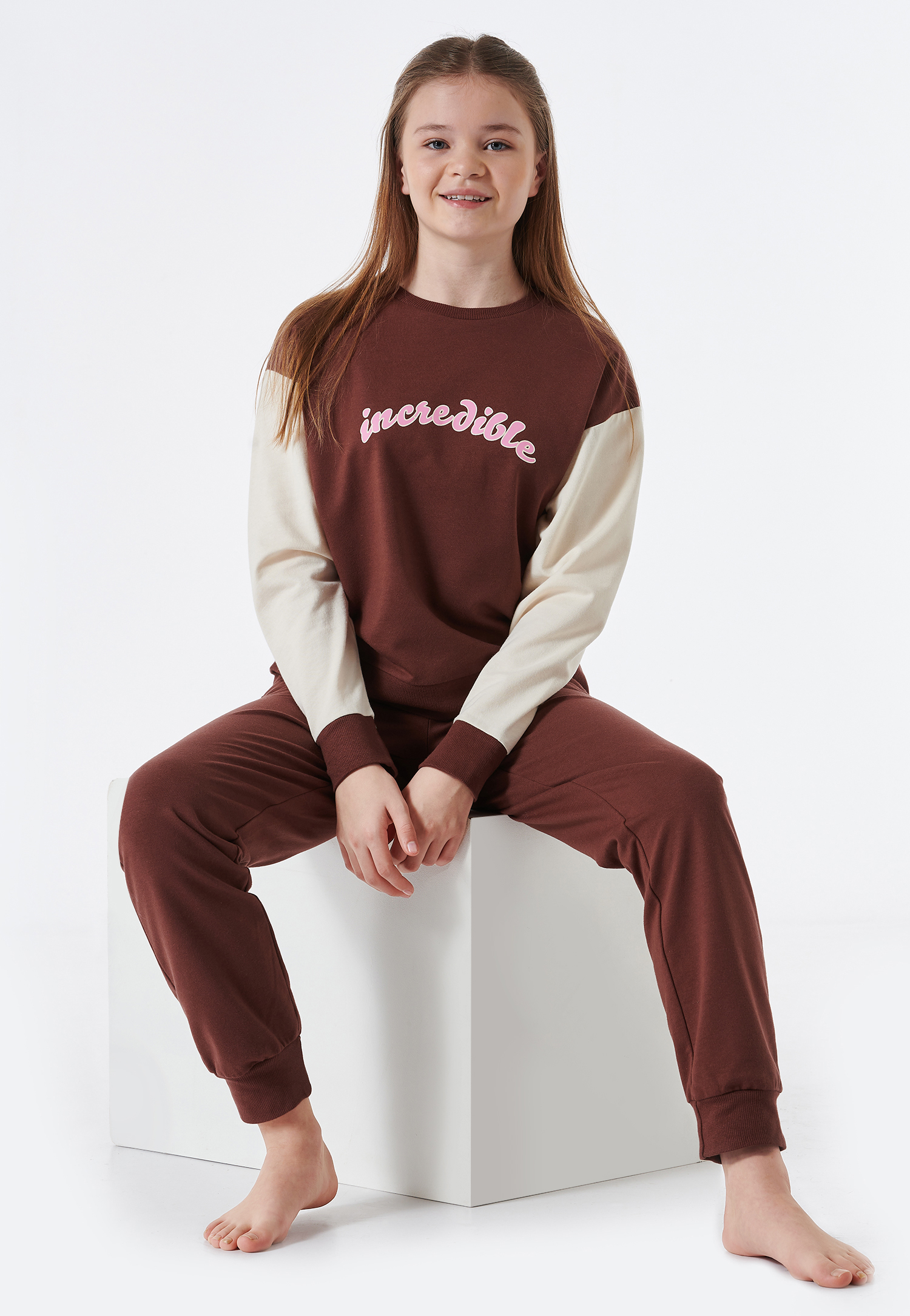 Schlafanzug lang Sweatware Organic Cotton Bündchen braun - Teens Nightwear 140 von Schiesser