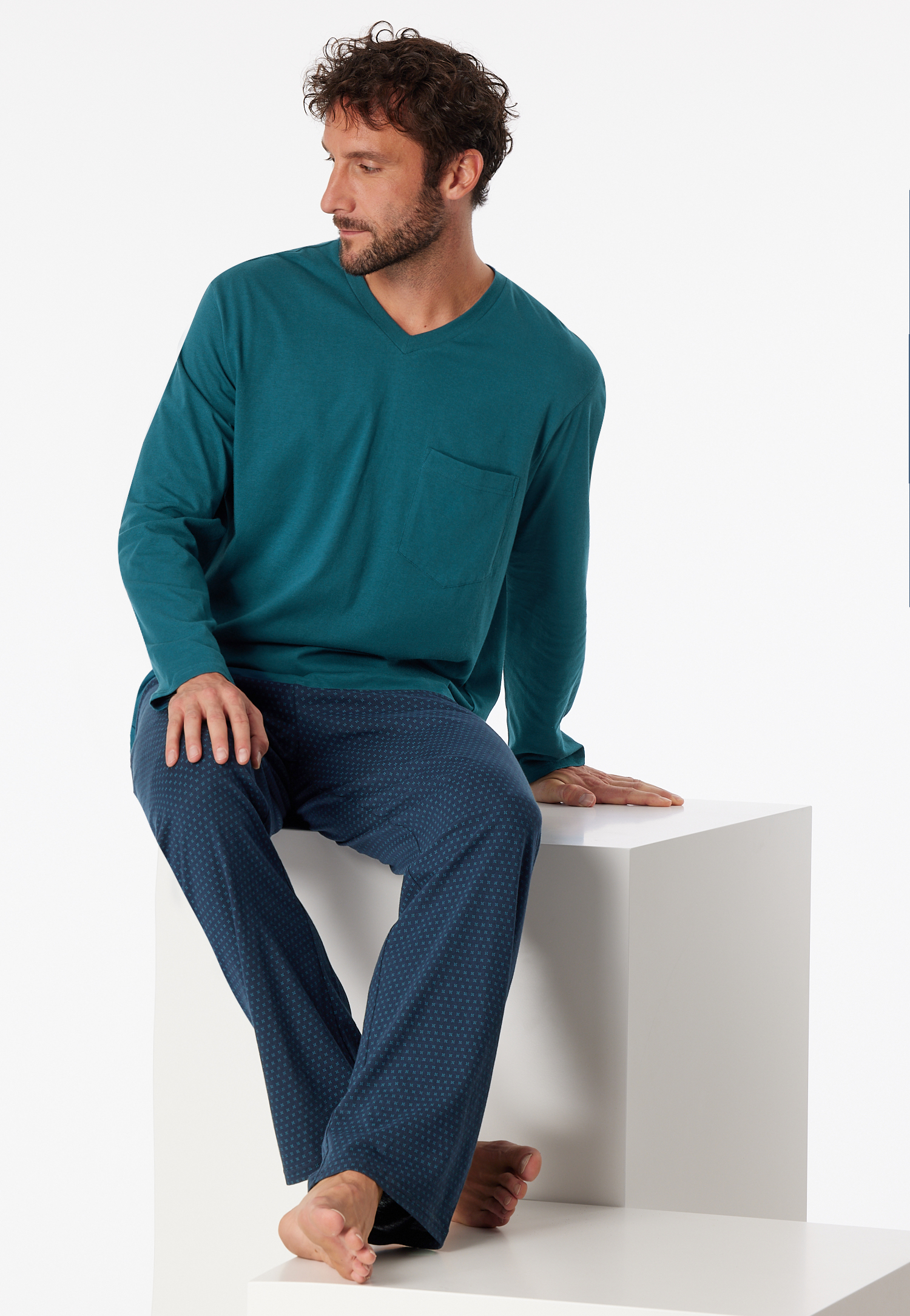 Schlafanzug lang V-Ausschnitt Brusttasche jeansblau gemustert - Comfort Essentials 50 von Schiesser