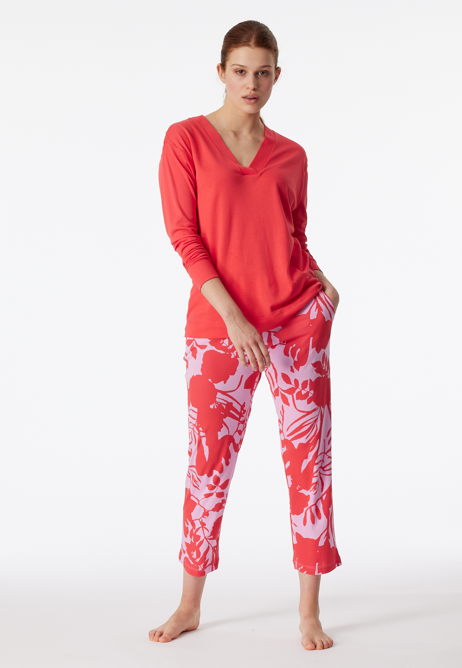 Schlafanzug lang V-Ausschnitt rot - Modern Nightwear 36 von Schiesser