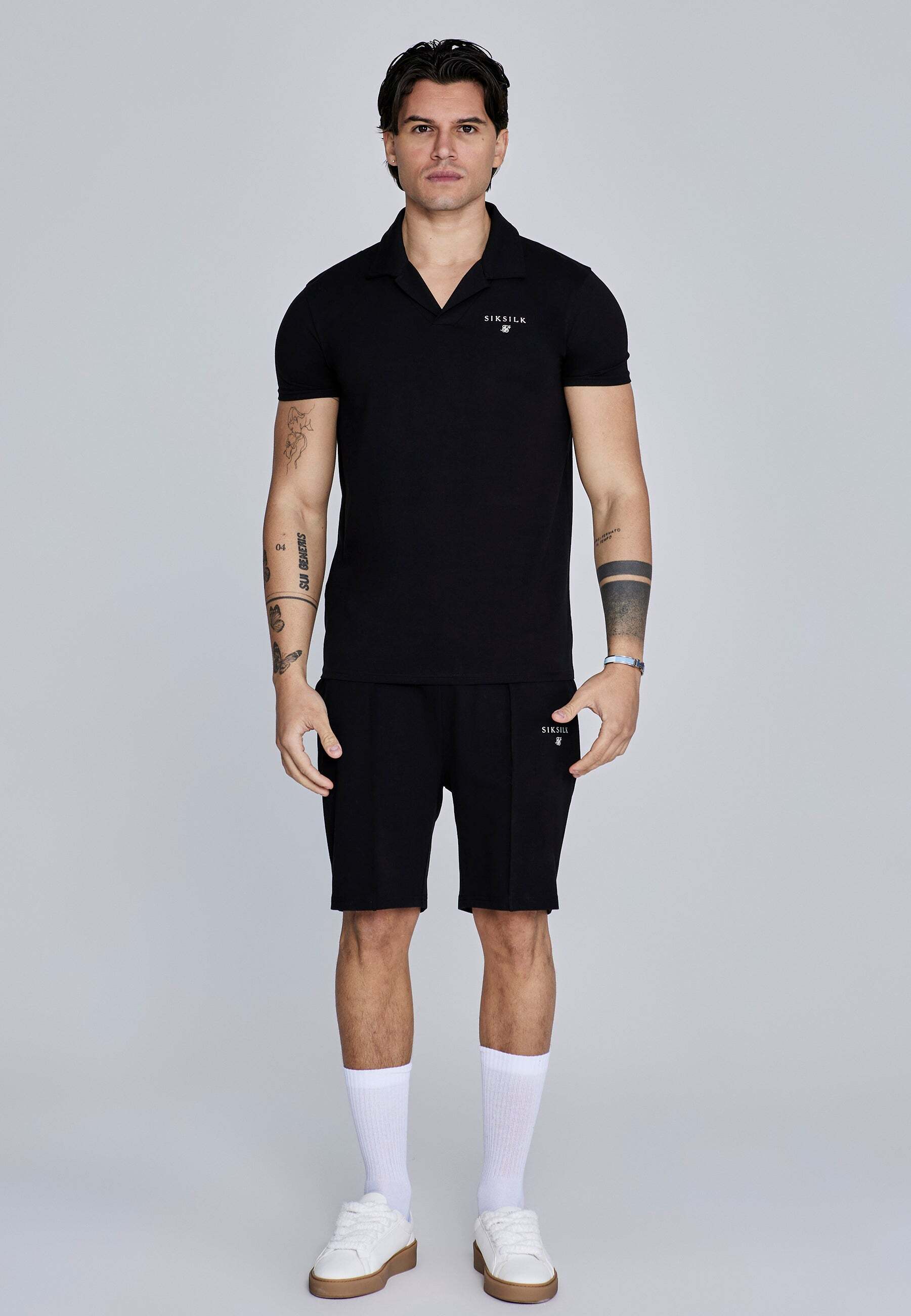 Siksilk Loungeanzug »Siksilk Kleidungsset Polo and Shorts Set« Siksilk Loungeanzug »Siksilk Kleidungsset Polo and Shorts Set« von SikSilk