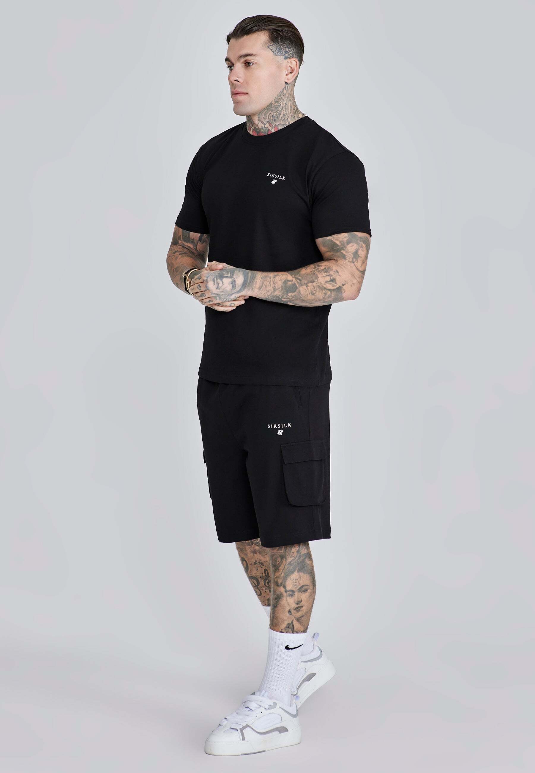 Siksilk Loungeanzug »Siksilk Kleidungsset T-Shirt and Shorts Set« Siksilk Loungeanzug »Siksilk Kleidungsset T-Shirt and Shorts Set« von SikSilk