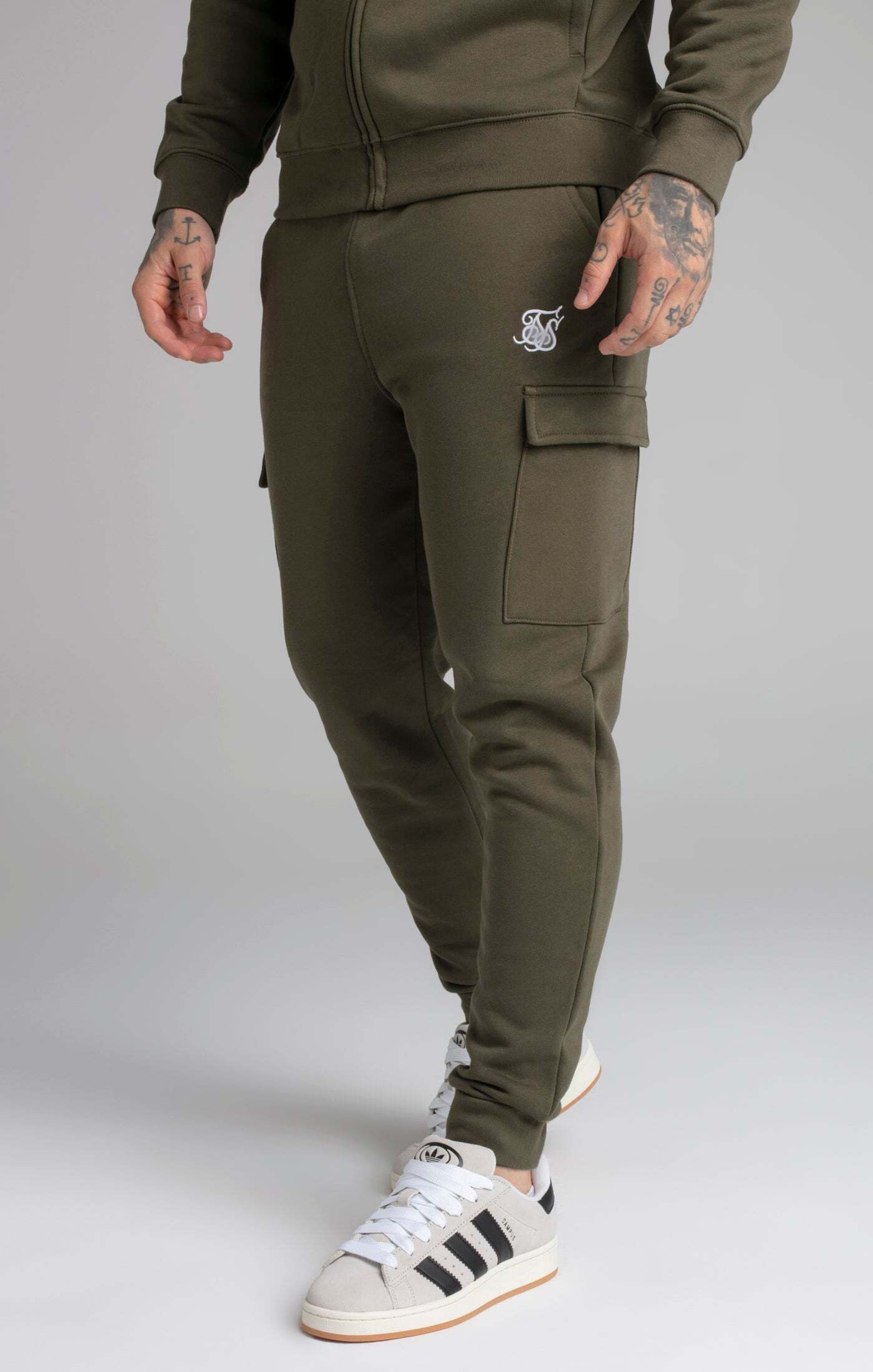 Siksilk Jogginghose »Siksilk Sweatpants Khaki Essential Cargo Jogger« von Siksilk