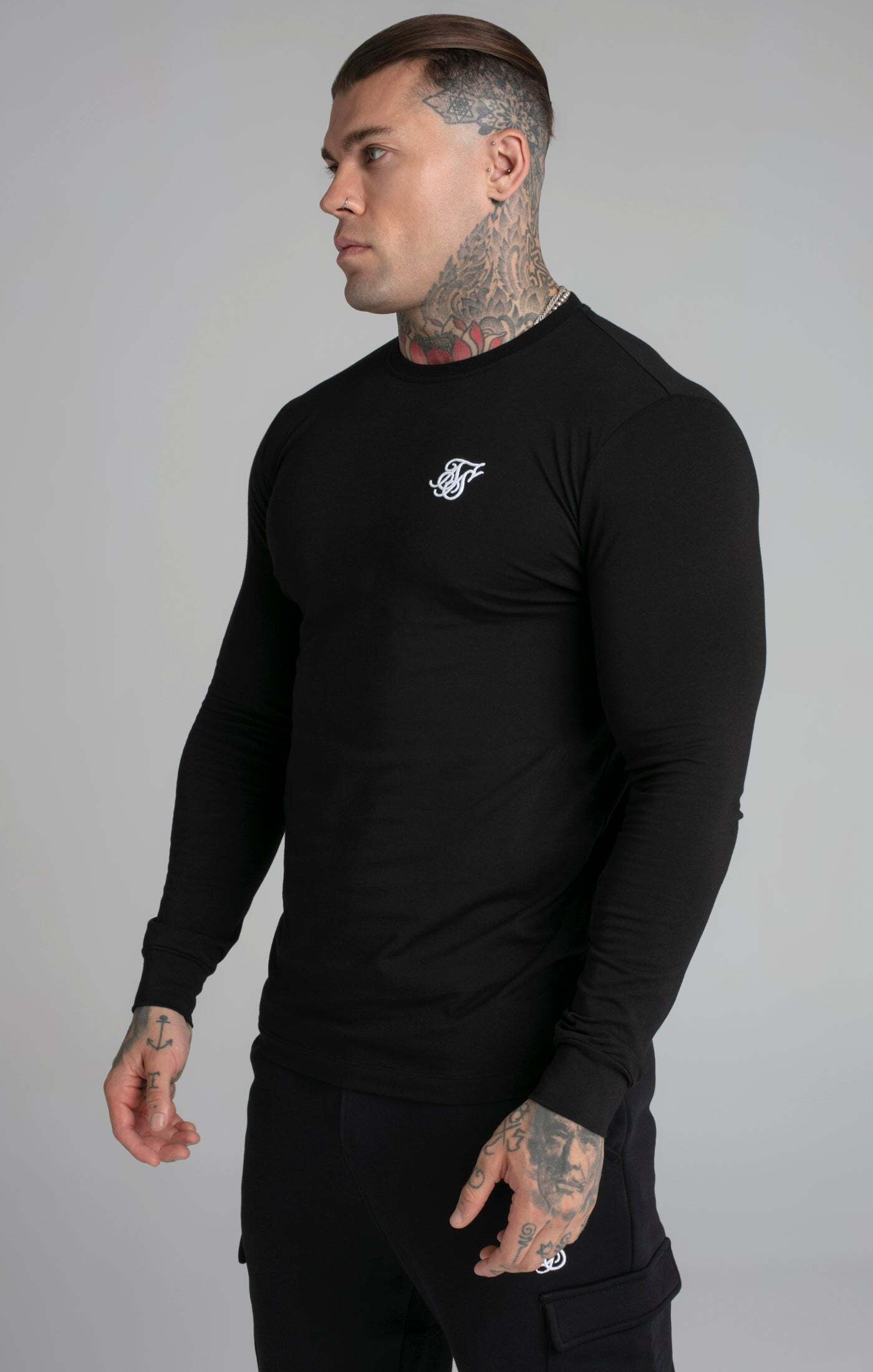 Siksilk Sweatshirt »Sweatshirts Black Essential Sweatshirt« von Siksilk