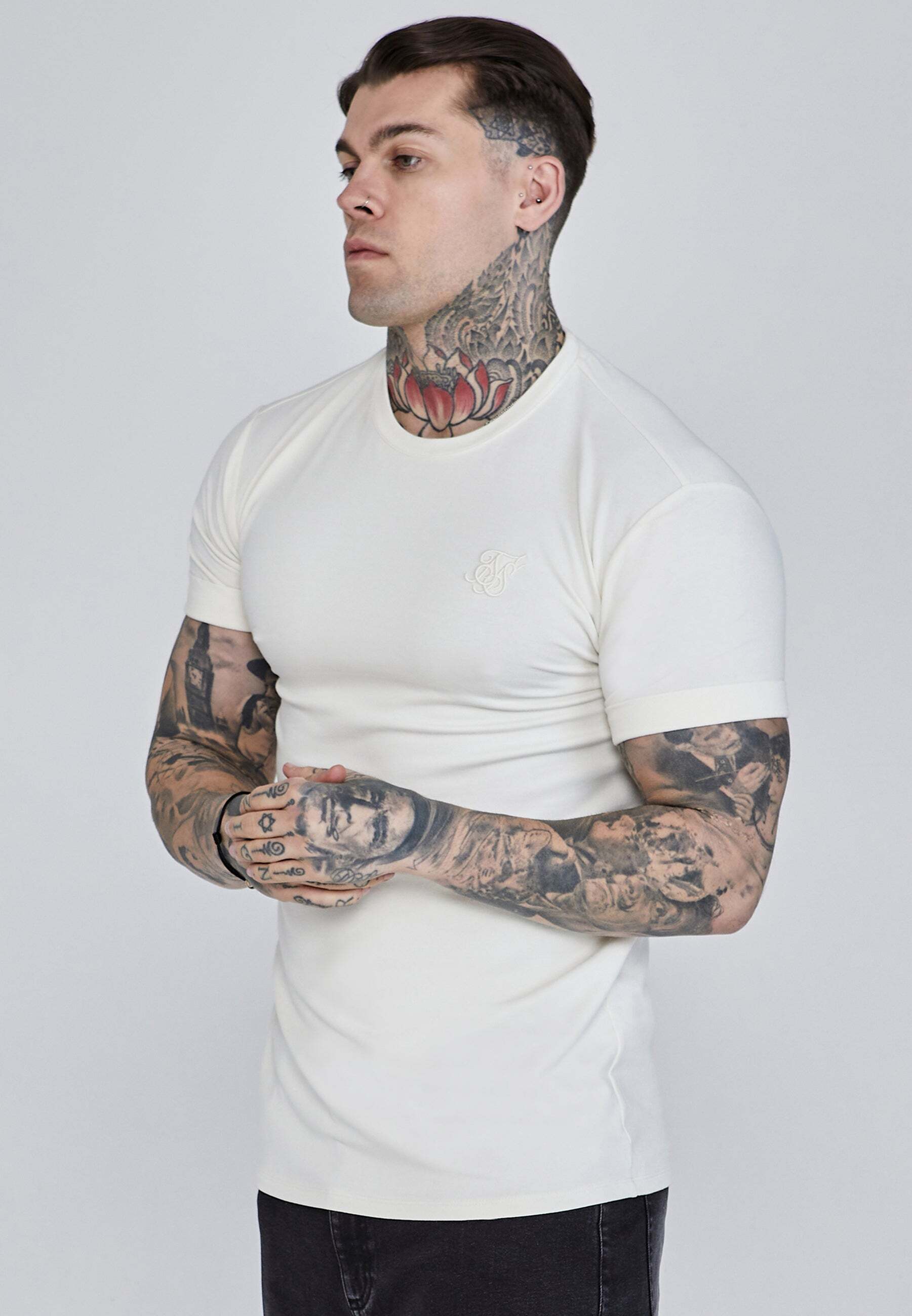 Siksilk T-Shirt »Siksilk T-Shirt Roll Sleeve T-Shirt« Siksilk T-Shirt »Siksilk T-Shirt Roll Sleeve T-Shirt« von Siksilk