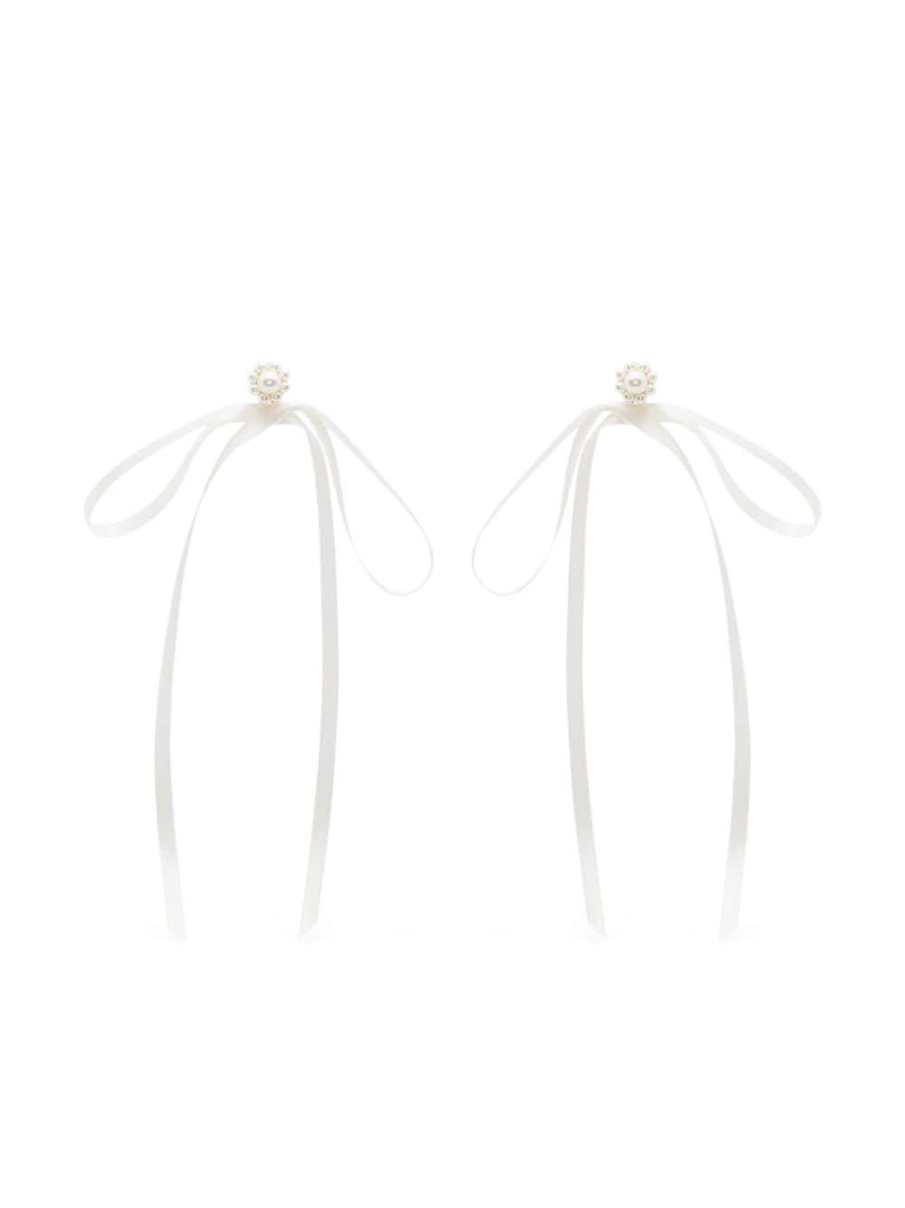 Simone Rocha pearl-embellished ribbon bow earrings - White von Simone Rocha