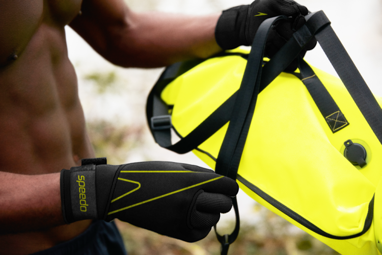 Speedo Tow Float with Dry bag Bags - YELLOW/BLACK Speedo Tow Float with Dry bag Bags - YELLOW/BLACK von Speedo