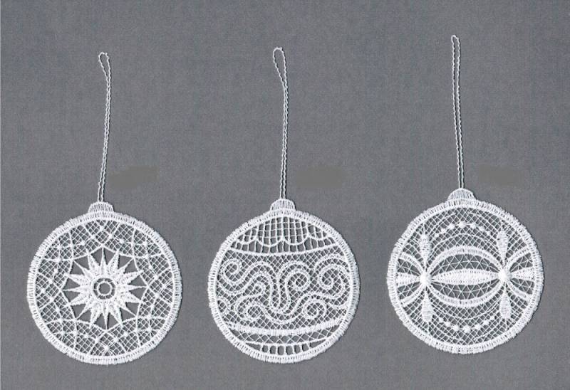 Stickereien Plauen Dekohänger »Weihnachtskugeln«, (Set 6 Stück gemischt (je Motiv 2 Stück), Baumbehang "Weihnachtskugeln", bestickt von Stickereien Plauen