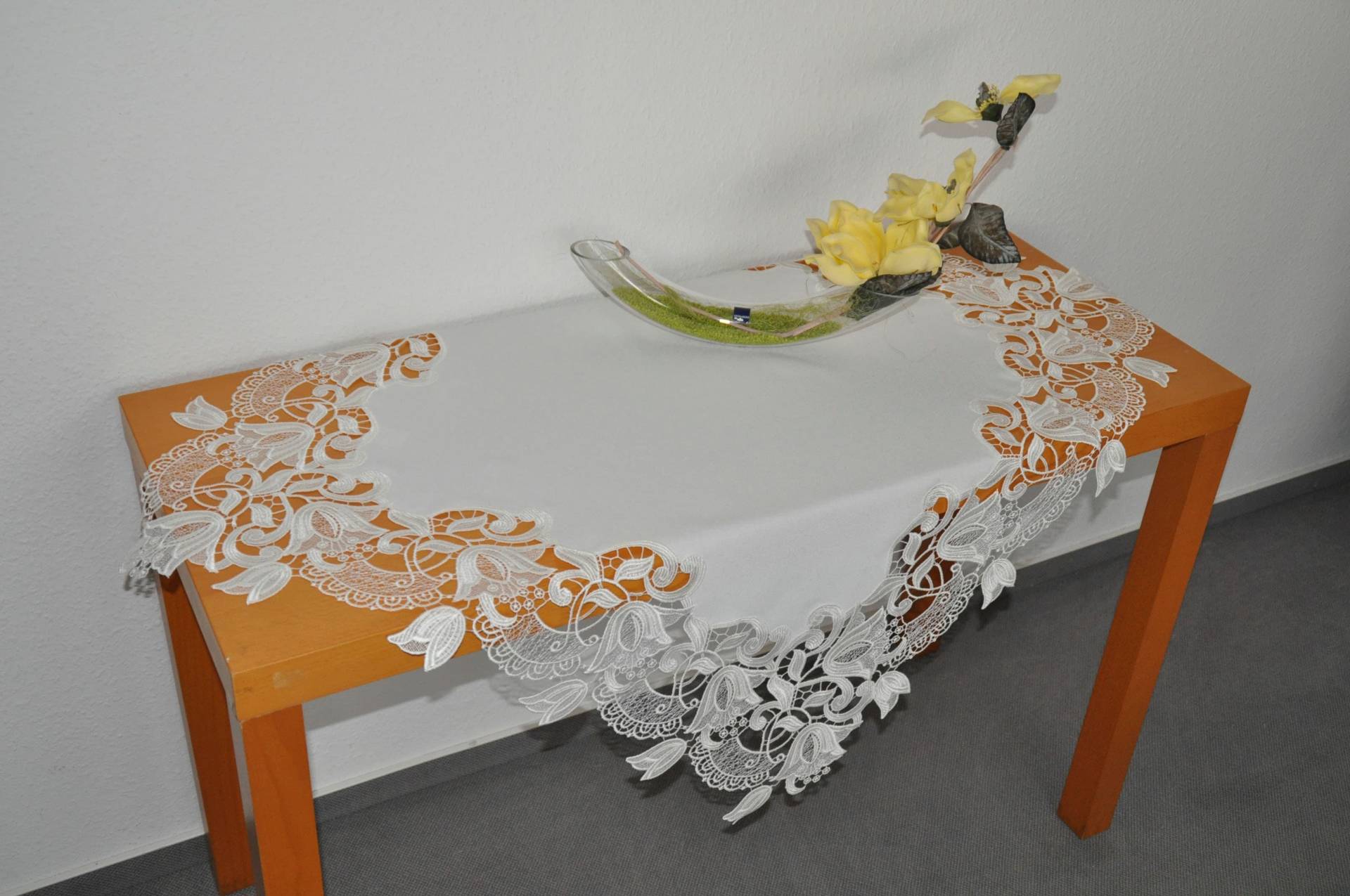 Stickereien Plauen Mitteldecke »Tischdecke Tulpenzauber«, Plauener Spitze, Made in Germany Stickereien Plauen Mitteldecke »Tischdecke Tulpenzauber«, Plauener Spitze, Made in Germany von Stickereien Plauen