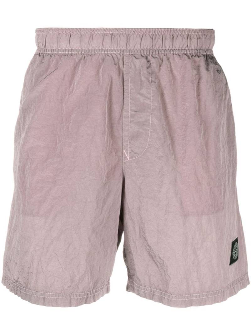 Stone Island logo-appliqué crinkled shorts - Pink von Stone Island