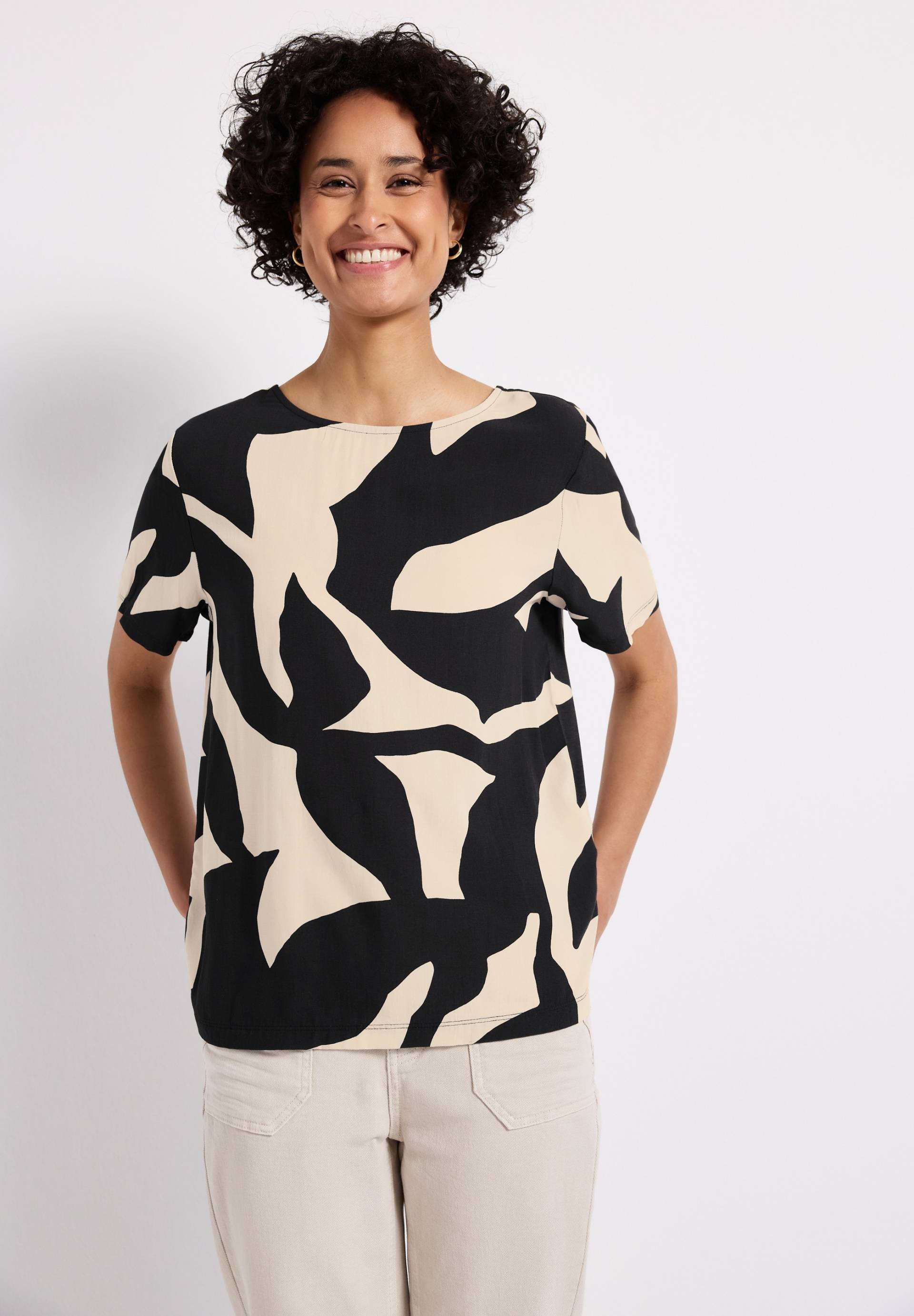 STREET ONE Print-Shirt, mit Bänder-Detail und grafischem Muster STREET ONE Print-Shirt, mit Bänder-Detail und grafischem Muster von Street One
