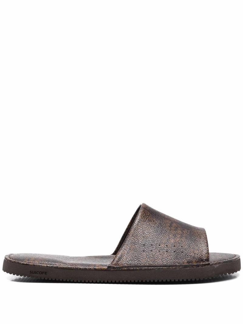 Suicoke butterfly-print sandals - Brown von Suicoke