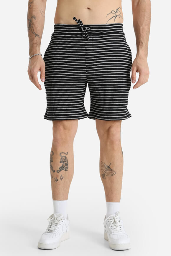 Supercrew Gerippte Shorts | Schwarz + Weiss | Herren  | M von Supercrew