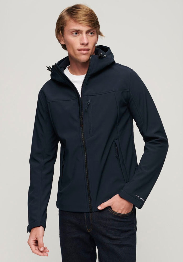 Superdry Softshelljacke »HOODED SOFT SHELL JACKET«, mit Kapuze von Superdry