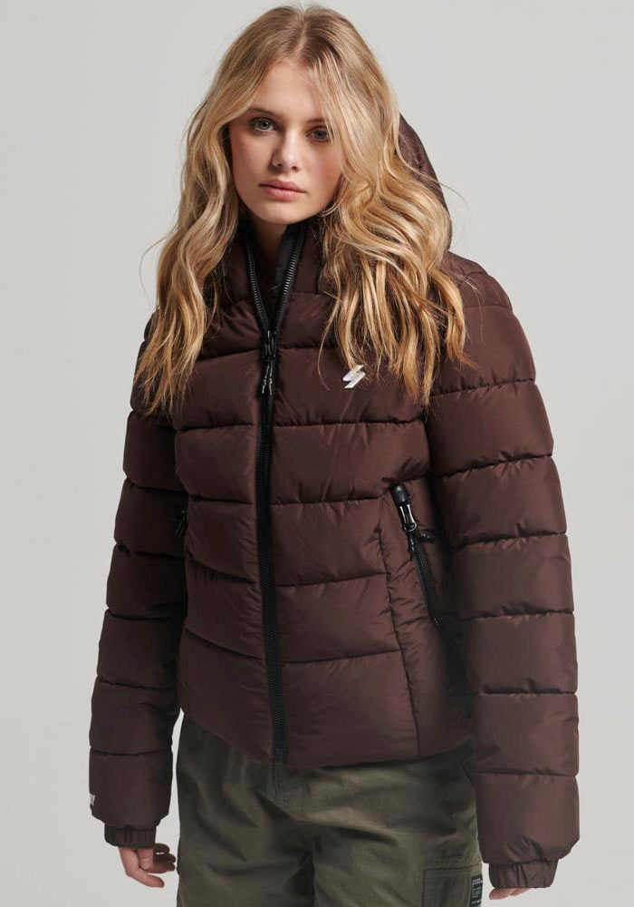Superdry Steppjacke »HOODED SPIRIT SPORTS PUFFER«, mit Kapuze, aus wasserabweisendem Material Superdry Steppjacke »HOODED SPIRIT SPORTS PUFFER«, mit Kapuze, aus wasserabweisendem Material von Superdry