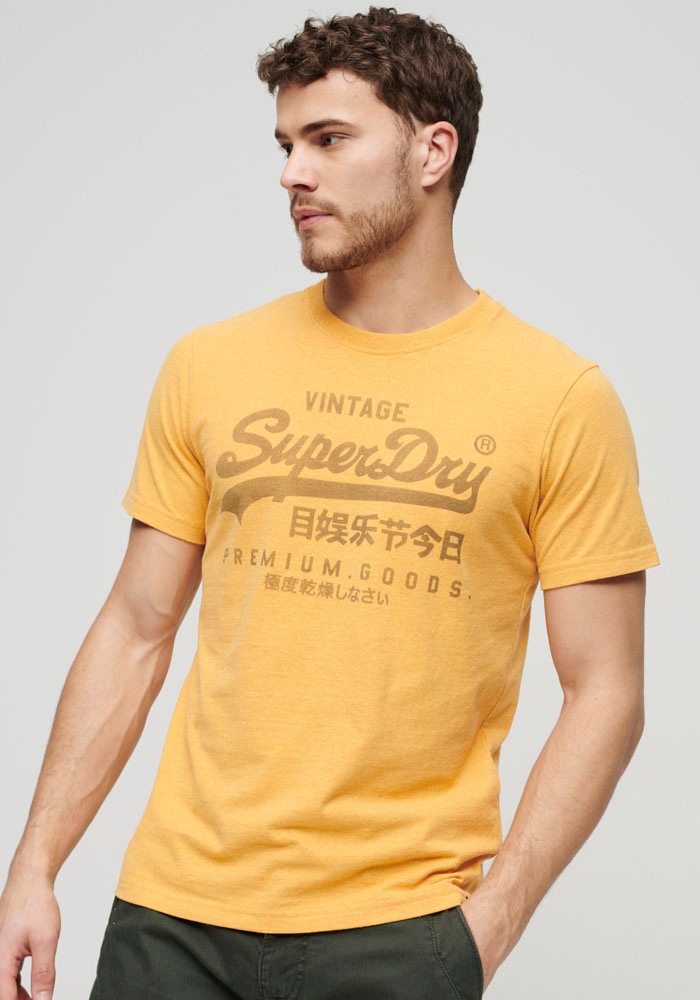 Superdry T-Shirt »Basic Shirt CLASSIC VL HERITAGE T SHIRT mit Logodruck«, (Klassische Passform mit Rundhalsausschnitt), aus pflegeleichter Baumwolle für ein angenehmes Tragegefühl von Superdry