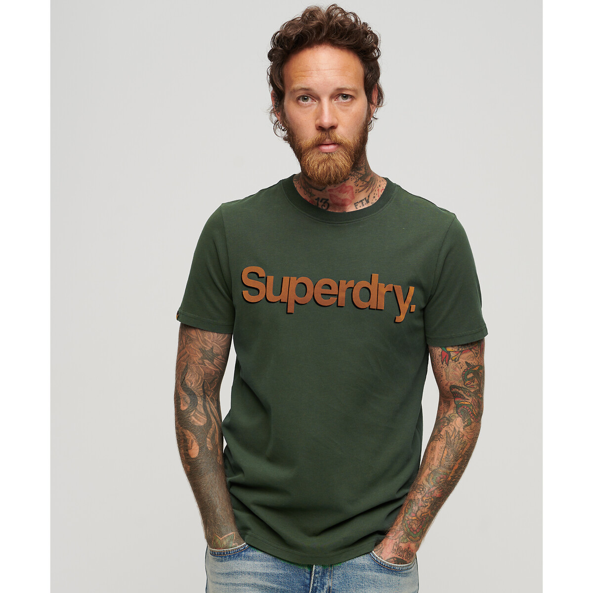 T-Shirt mit rundem Ausschnitt und Logo von Superdry