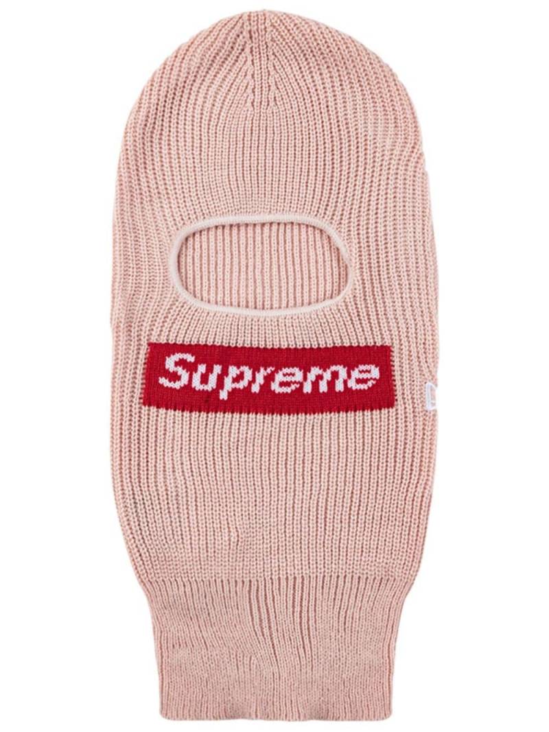 Supreme x New Era Box Logo knitted balaclava - Pink von Supreme
