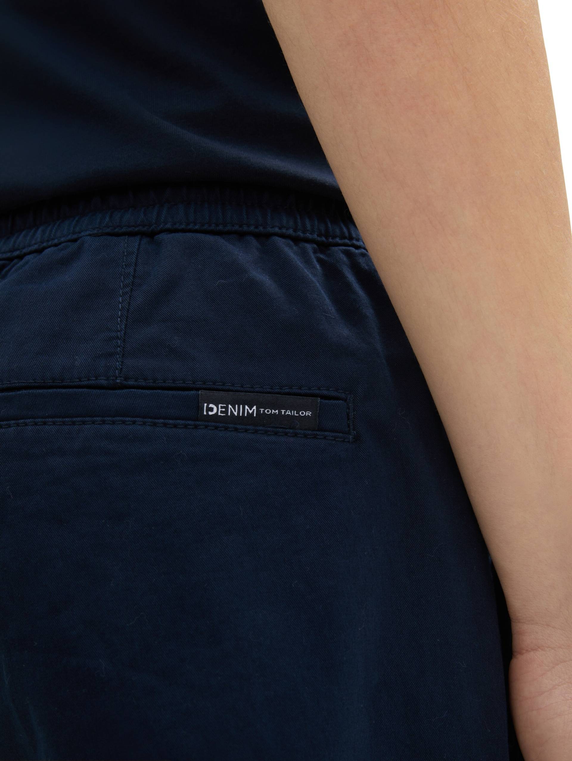 TOM TAILOR Denim Chinohose, mit Gummizug am Bein und Bindeband TOM TAILOR Denim Chinohose, mit Gummizug am Bein und Bindeband von TOM TAILOR Denim