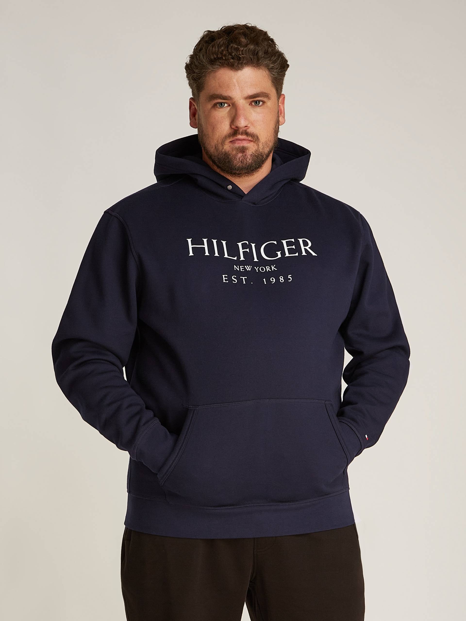 Tommy Hilfiger Big & Tall Hoodie »BT-BIG HILFIGER HOODY-B«, in Grossen Grössen, mit Logostickerei am Ärmel Tommy Hilfiger Big & Tall Hoodie »BT-BIG HILFIGER HOODY-B«, in Grossen Grössen, mit Logostickerei am Ärmel von TOMMY HILFIGER Big & Tall