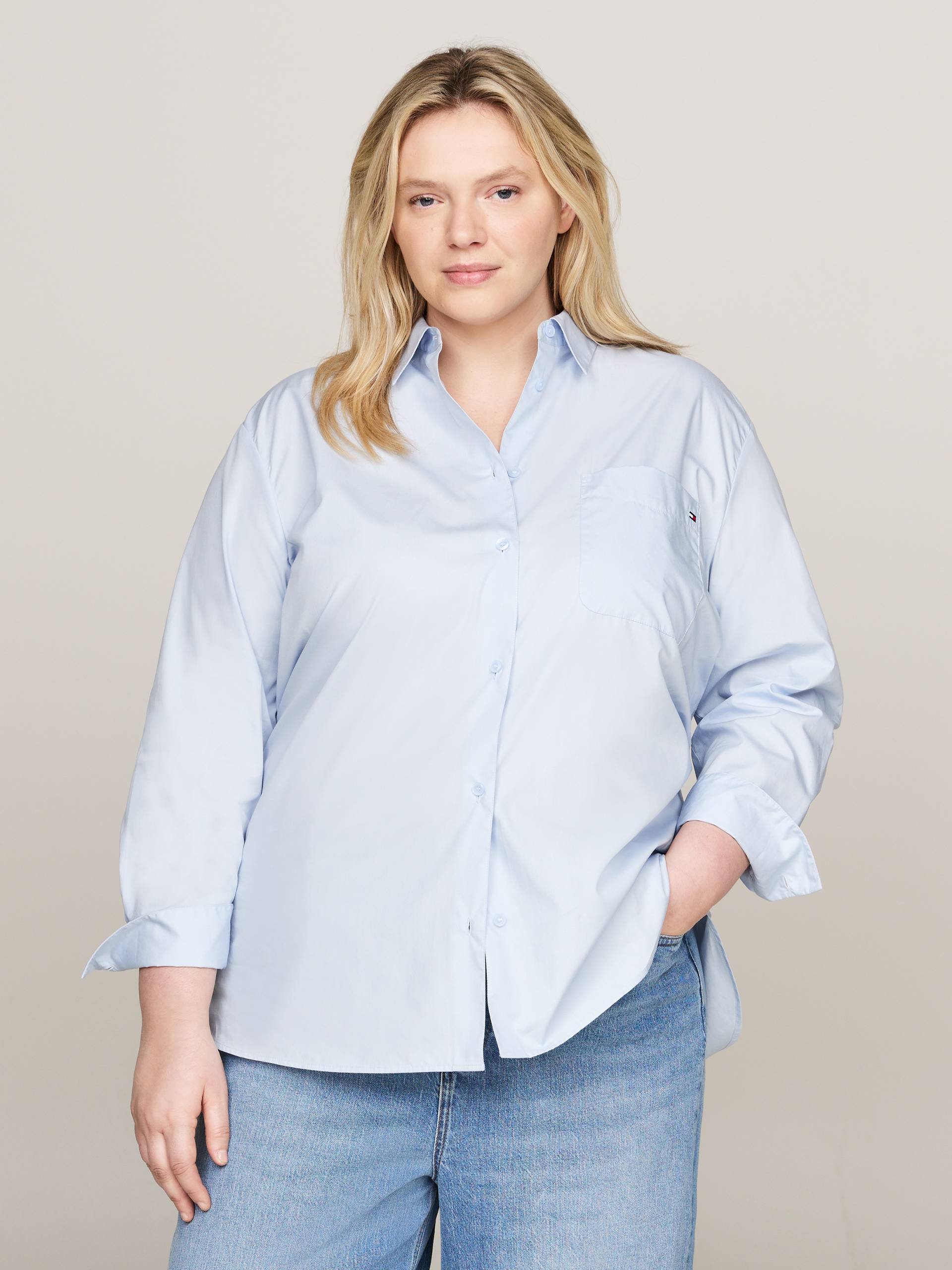 Tommy Hilfiger Curve Hemdbluse »CRV ESS COTTON EASY FIT SHIRT«, in Grossen Grössen, Brusttasche, Kellerfalte hinten, abgerundeter Saum Tommy Hilfiger Curve Hemdbluse »CRV ESS COTTON EASY FIT SHIRT«, in Grossen Grössen, Brusttasche, Kellerfalte hinten, abgerundeter Saum von TOMMY HILFIGER Curve