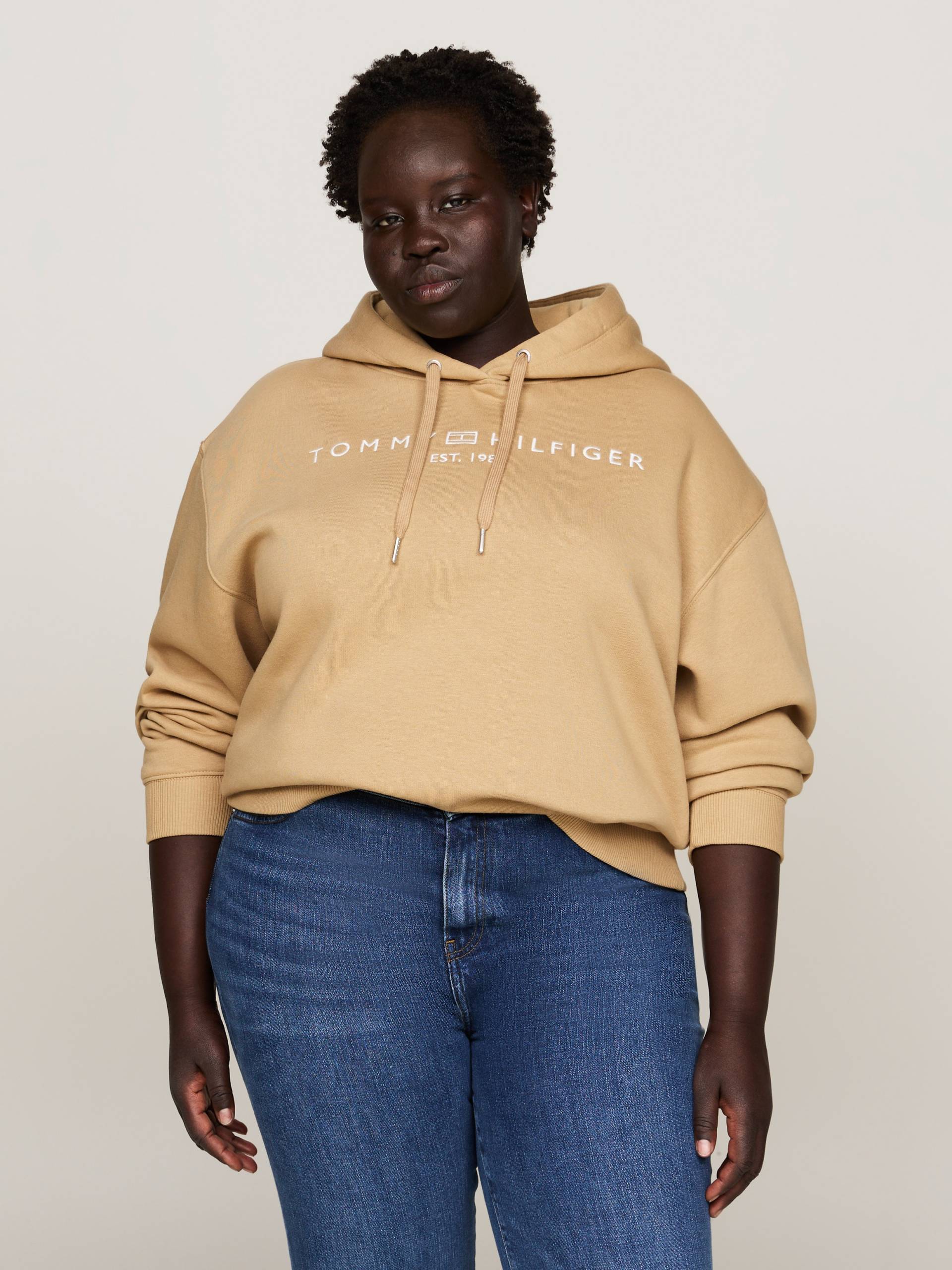 Tommy Hilfiger Curve Kapuzensweatshirt »CRV MDRN REG CORP LOGO HOODIE«, in Grossen Grössen, Kapuze, Mit Logostickerei am unteren Ärmel Tommy Hilfiger Curve Kapuzensweatshirt »CRV MDRN REG CORP LOGO HOODIE«, in Grossen Grössen, Kapuze, Mit Logostickerei am unteren Ärmel von TOMMY HILFIGER Curve
