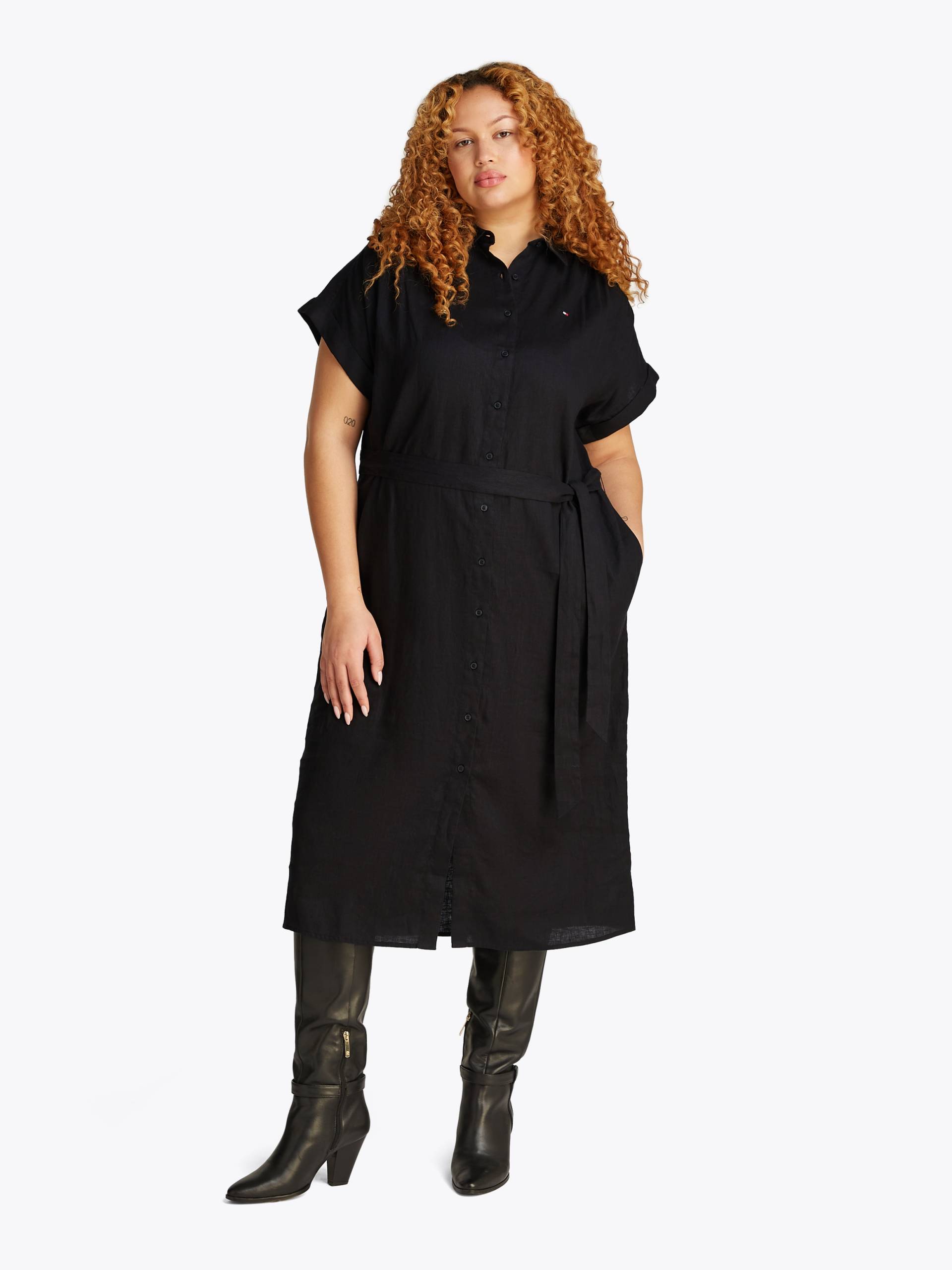 Tommy Hilfiger Curve Midikleid »CRV ESS LI BELTED S/S MIDI DRESS«, in Grossen Grössen, mit Gürtel, Logostickerei Tommy Hilfiger Curve Midikleid »CRV ESS LI BELTED S/S MIDI DRESS«, in Grossen Grössen, mit Gürtel, Logostickerei von TOMMY HILFIGER Curve