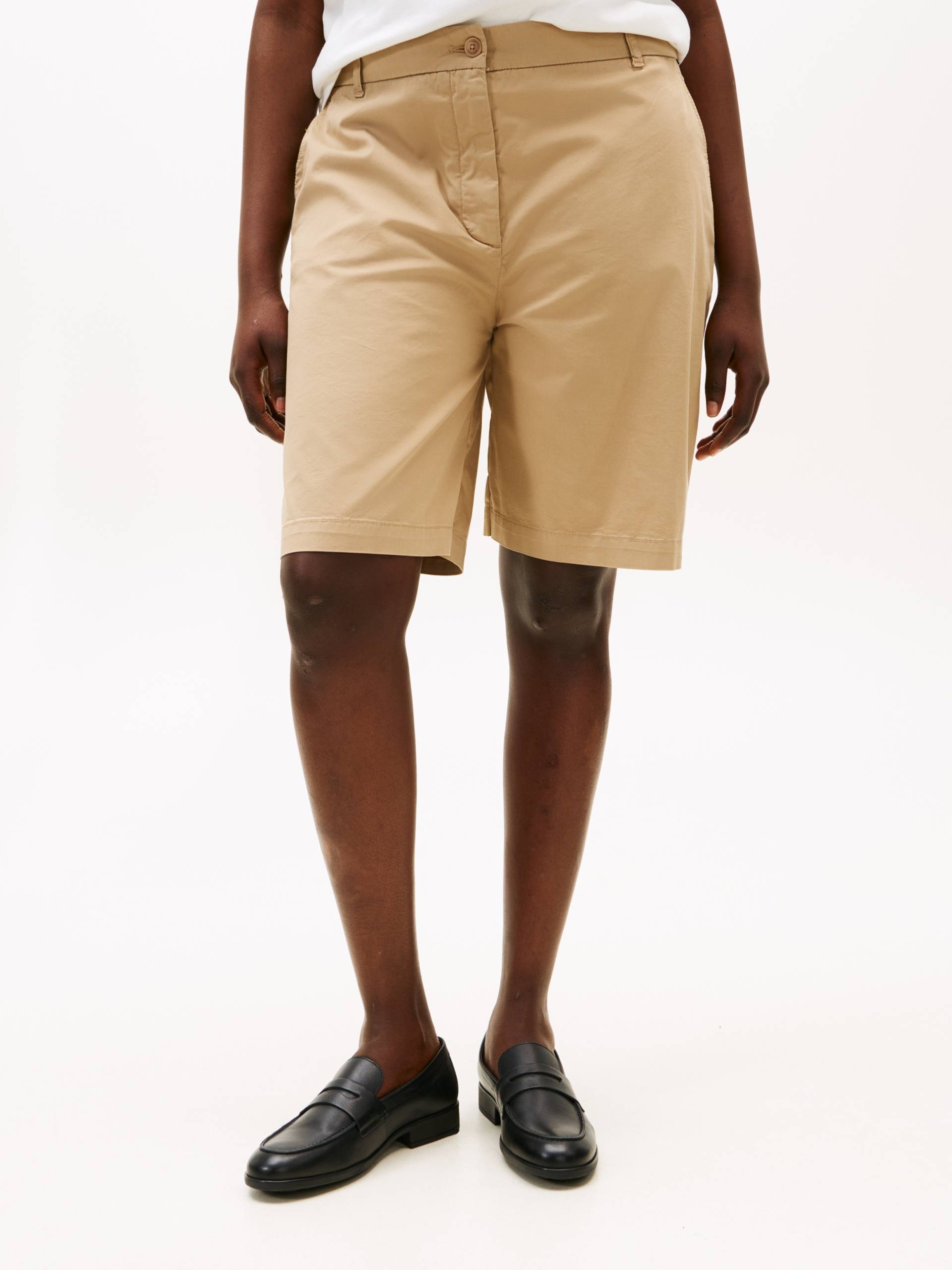 Tommy Hilfiger Curve Shorts »CRV CO BLEND GMD CHINO SHORT«, in Grossen Grössen, Chino Qualität, Logostickerei Tommy Hilfiger Curve Shorts »CRV CO BLEND GMD CHINO SHORT«, in Grossen Grössen, Chino Qualität, Logostickerei von TOMMY HILFIGER Curve