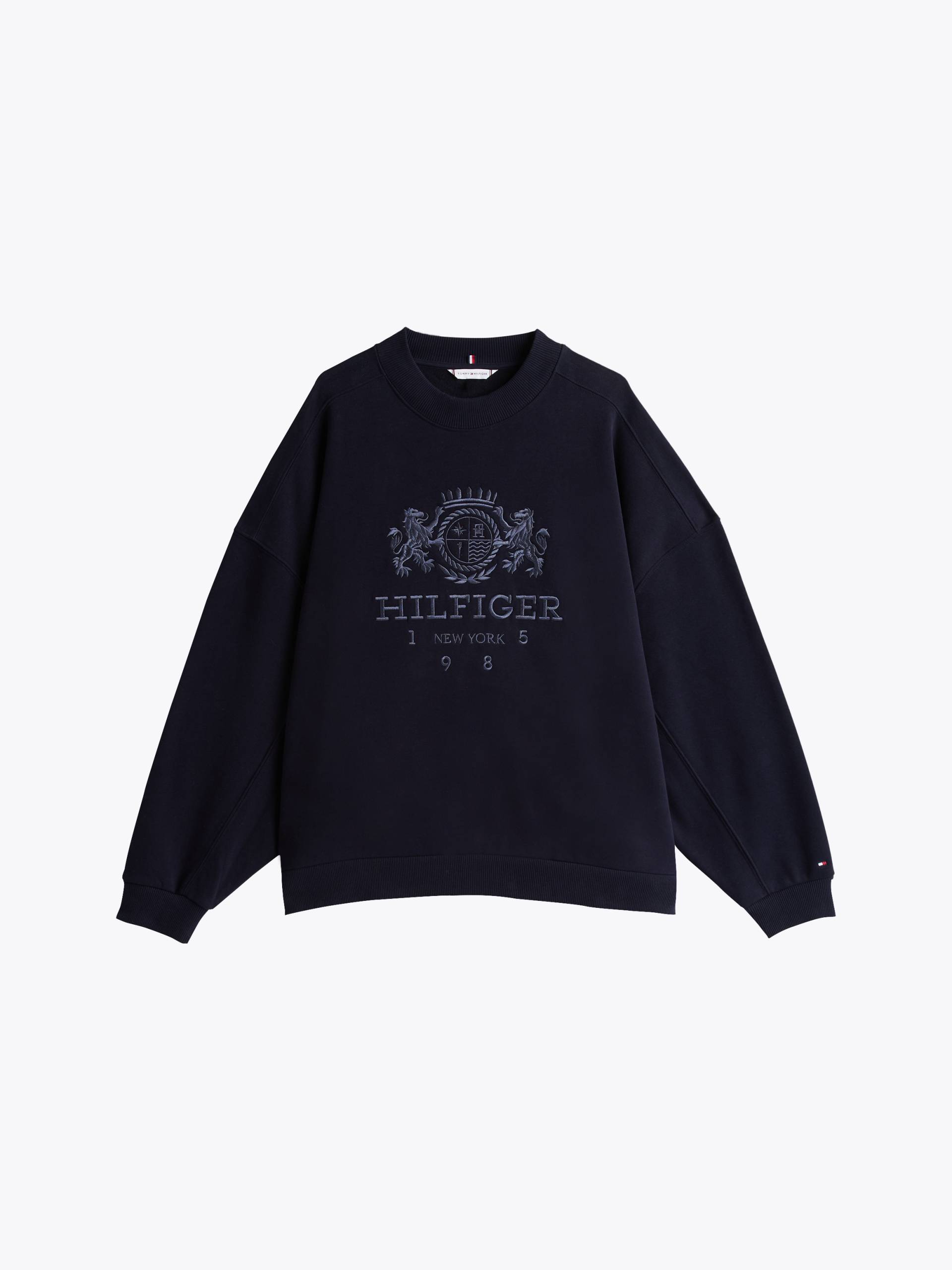 Tommy Hilfiger Curve Sweatshirt »CRV RLX VARSITY CREST SWTSHRT«, in Grossen Grössen Tommy Hilfiger Curve Sweatshirt »CRV RLX VARSITY CREST SWTSHRT«, in Grossen Grössen von TOMMY HILFIGER Curve