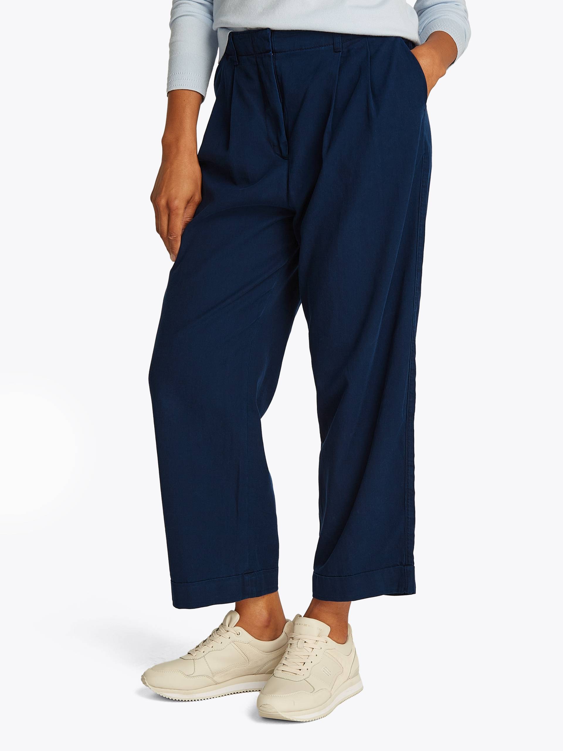 Tommy Hilfiger Chinohose »CO TENCEL RLXD STR PULL ON CHINO«, mit Logostickerei Tommy Hilfiger Chinohose »CO TENCEL RLXD STR PULL ON CHINO«, mit Logostickerei von TOMMY HILFIGER